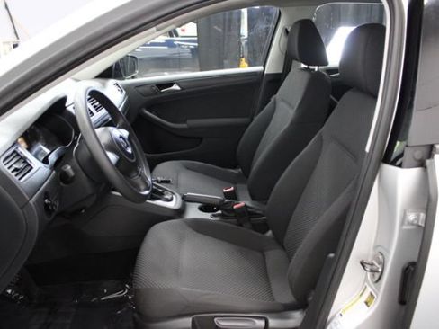 Used 2012 Volkswagen Jetta S FWD image 11