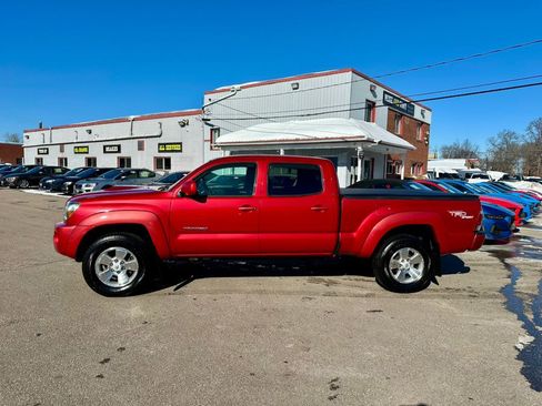 Used 2011 Toyota Tacoma 4x4 Double Cab V6 image 4