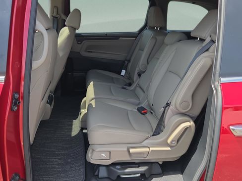 Used 2023 Honda Odyssey EX-L image 11