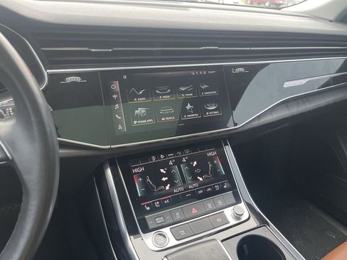 Used 2022 Audi Q8 Premium Plus image 26