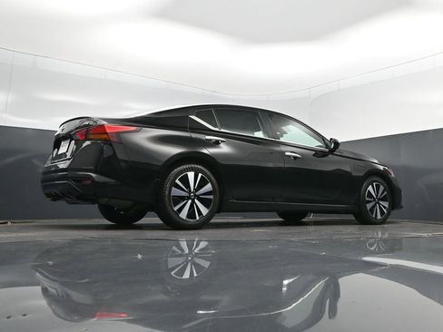 Used 2022 Nissan Altima 2.5 SV FWD image 43