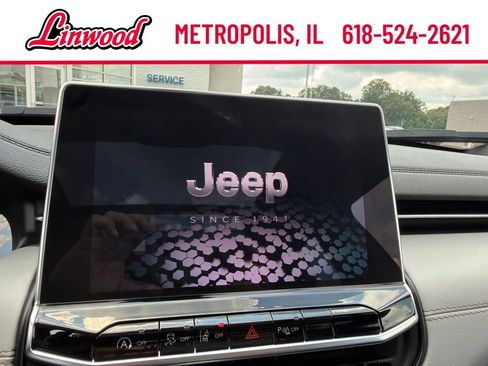 Used 2025 Jeep Compass Limited w/ Sun & Sound Group AWD/4WD image 27
