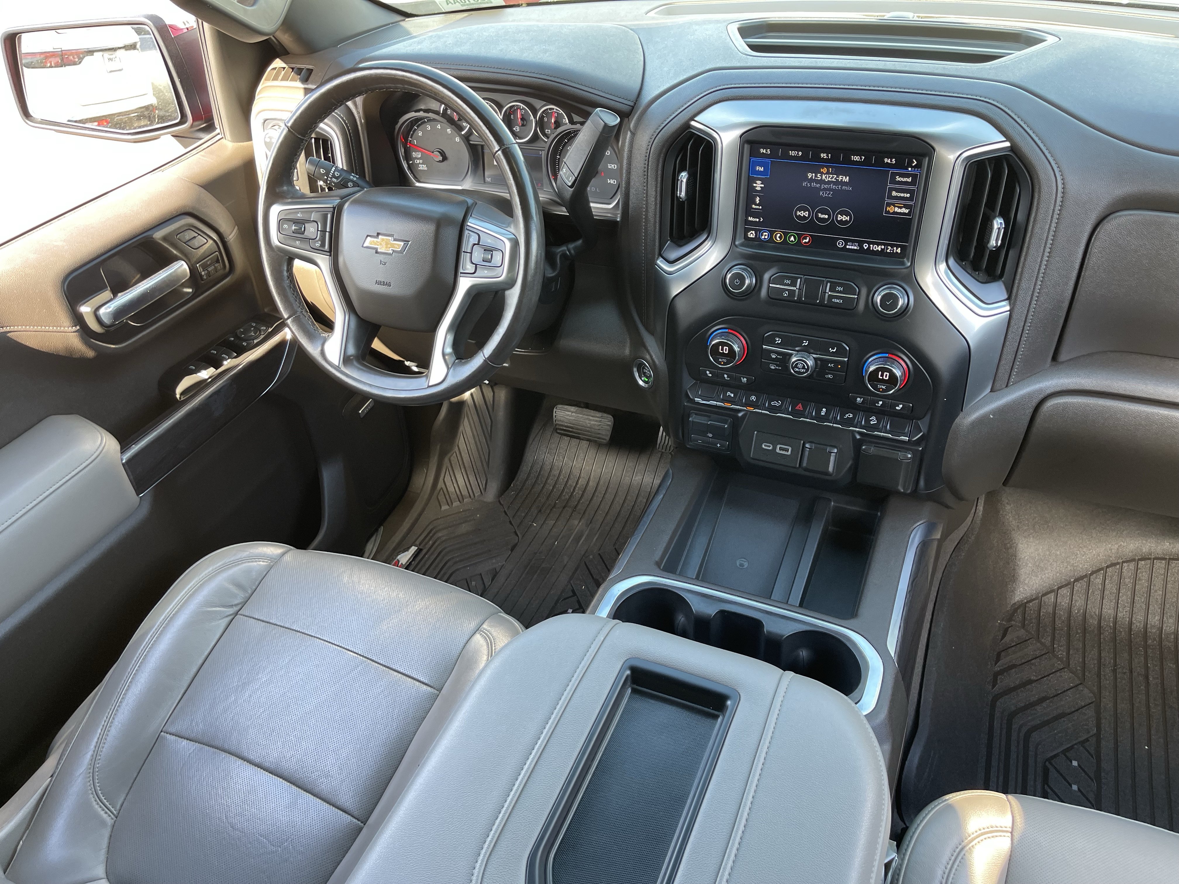 Used 2020 Chevrolet Silverado 1500 LTZ AWD/4WD image 13