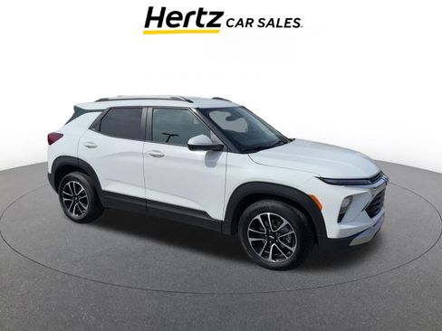 Used 2025 Chevrolet TrailBlazer LT image 1