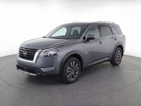 Used 2025 Nissan Pathfinder SV FWD image 1