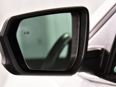 Used 2024 Chevrolet Equinox LT FWD image 13