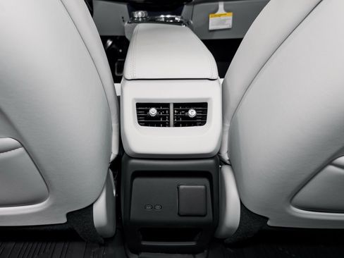 Used 2026 Cadillac Optiq Sport 1 w/ LPO, Floor Liner Package AWD/4WD image 20