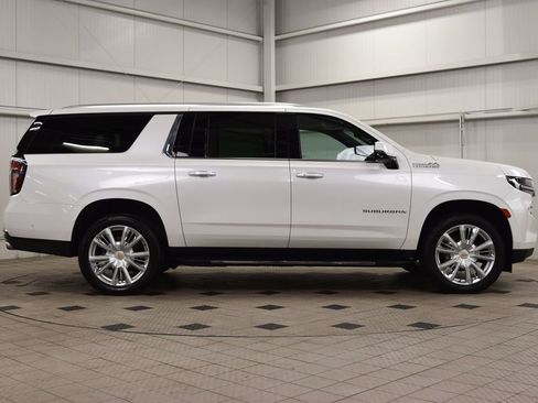 Used 2024 Chevrolet Suburban High Country w/ Advanced Technology Package image 9