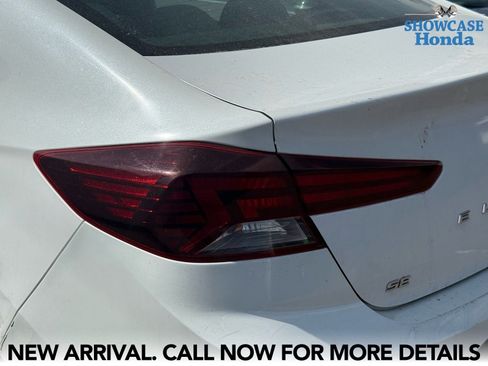 Used 2019 Hyundai Elantra SE image 9