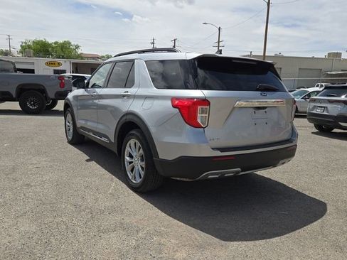 Used 2022 Ford Explorer XLT w/ Equipment Group 202A AWD/4WD image 4