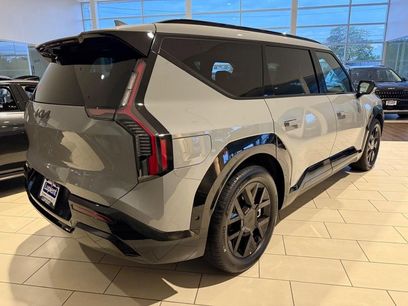 New 2026 Kia EV9 Land w/ Nightfall Edition Package