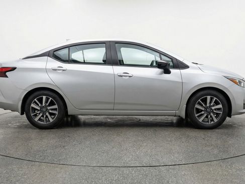 Used 2025 Nissan Versa SV FWD image 11