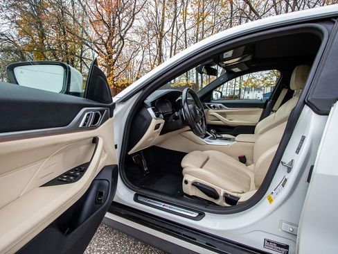 Used 2022 BMW 430i Gran Coupe w/ M Sport Package image 8