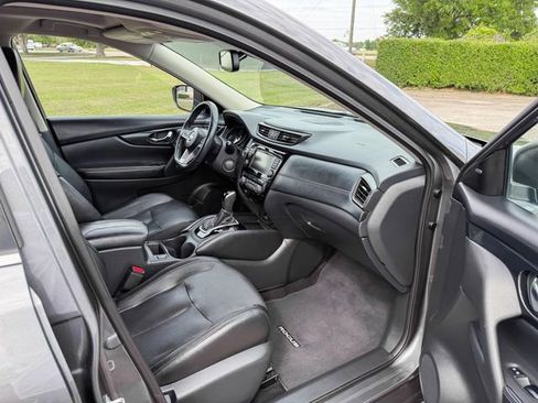 Used 2018 Nissan Rogue SL w/ Premium Package AWD/4WD image 23