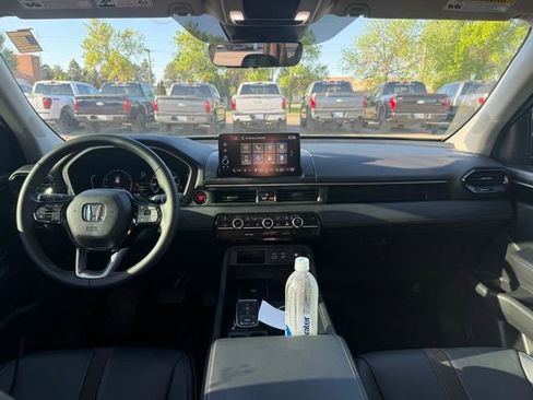 Used 2025 Honda Pilot EX-L image 2