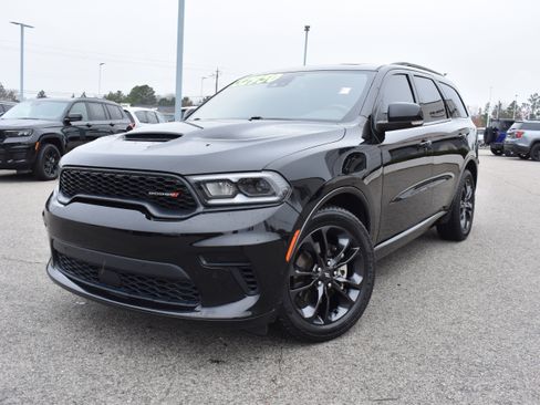Used 2023 Dodge Durango GT image 5