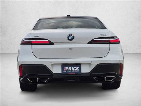 Used 2024 BMW 760i xDrive AWD/4WD image 7