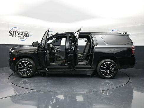 Used 2023 Chevrolet Suburban RST AWD/4WD image 28
