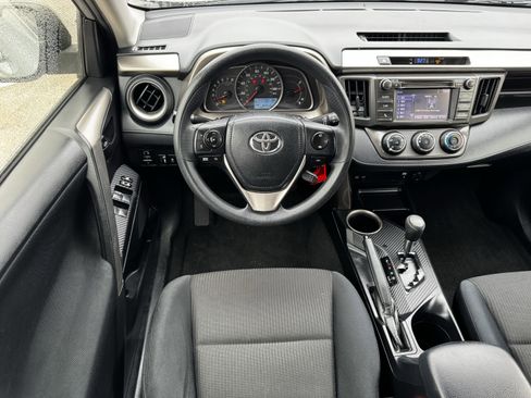 Used 2015 Toyota RAV4 LE image 15