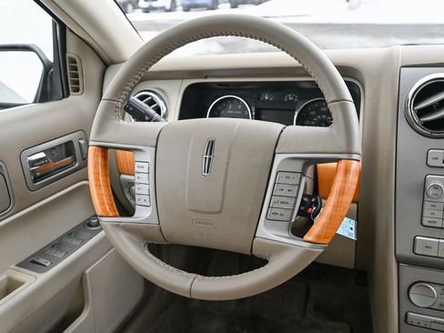 Used 2009 Lincoln MKZ image 30