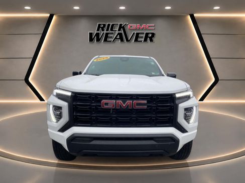 Used 2025 GMC Canyon Elevation AWD/4WD image 11