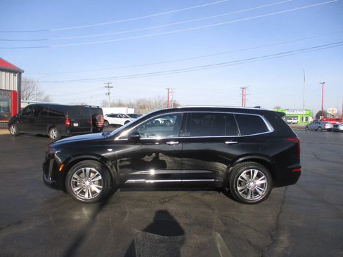 Used 2021 Cadillac XT6 Premium Luxury image 2