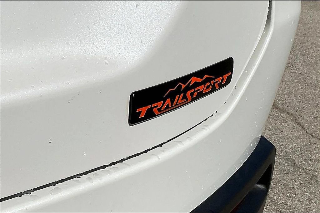 Used 2025 Honda Pilot TrailSport image 33