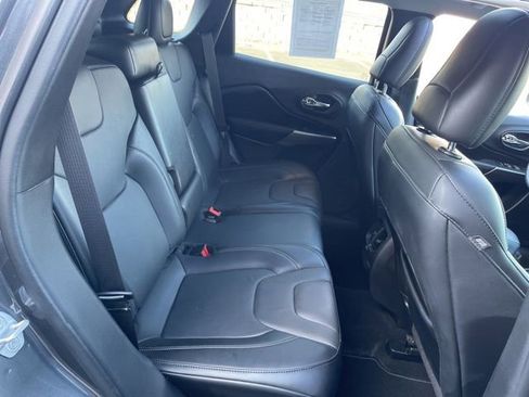 Used 2022 Jeep Cherokee Limited image 62