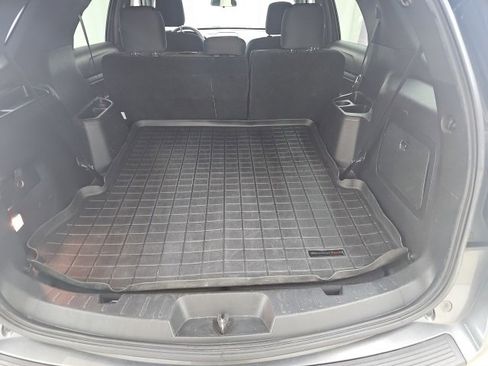 Used 2018 Ford Explorer XLT image 12