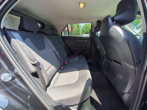 Used 2025 Kia Niro LX FWD image 29