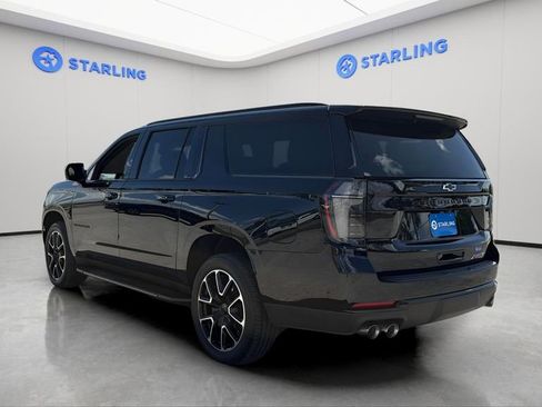 Used 2025 Chevrolet Suburban RST w/ Comfort Package image 5