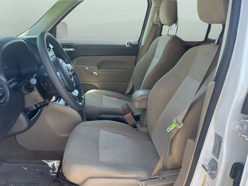 Used 2017 Jeep Patriot Sport FWD image 24