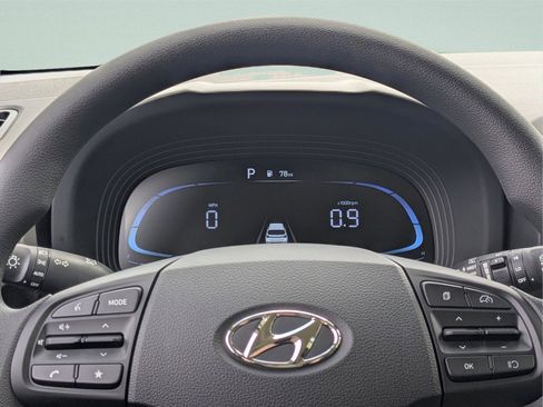 New 2025 Hyundai Venue SE image 34