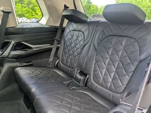 Used 2024 BMW X7 xDrive40i w/ Executive Package AWD/4WD image 18