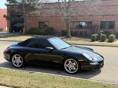 Used 2006 Porsche 911 Cabriolet image 2