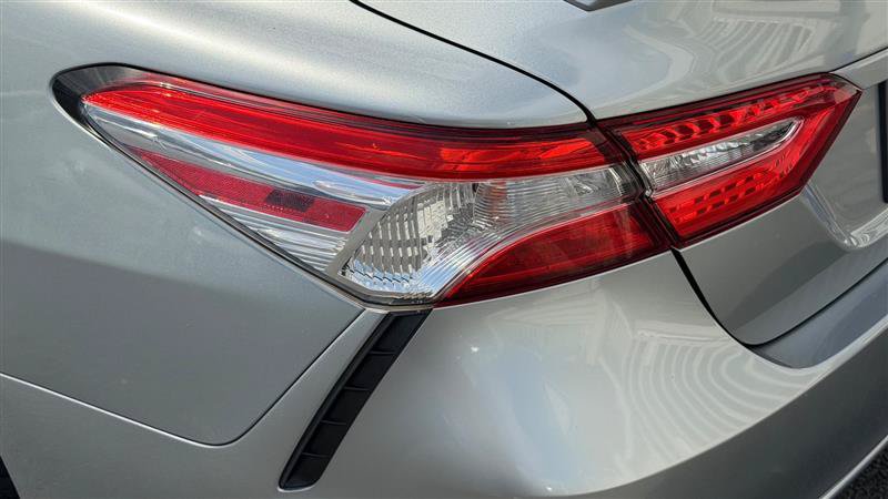 Used 2020 Toyota Camry SE w/ Convenience Package FWD image 13