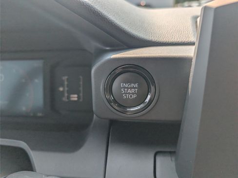 Used 2024 Toyota Tacoma SR AWD/4WD image 26
