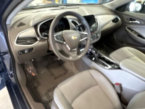 Used 2025 Chevrolet Malibu LT FWD image 16