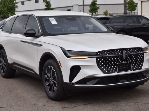 New 2026 Lincoln Nautilus Premier image 10