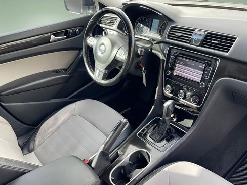 Used 2015 Volkswagen Passat 1.8T Sport image 15