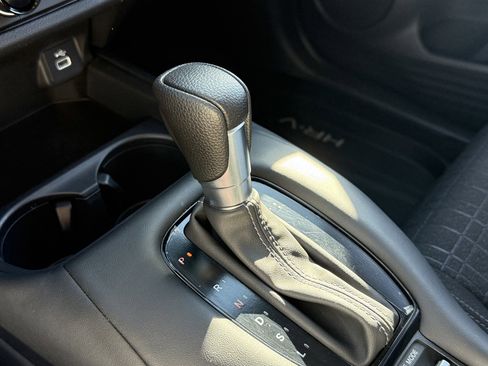 Certified 2025 Honda HR-V LX image 12