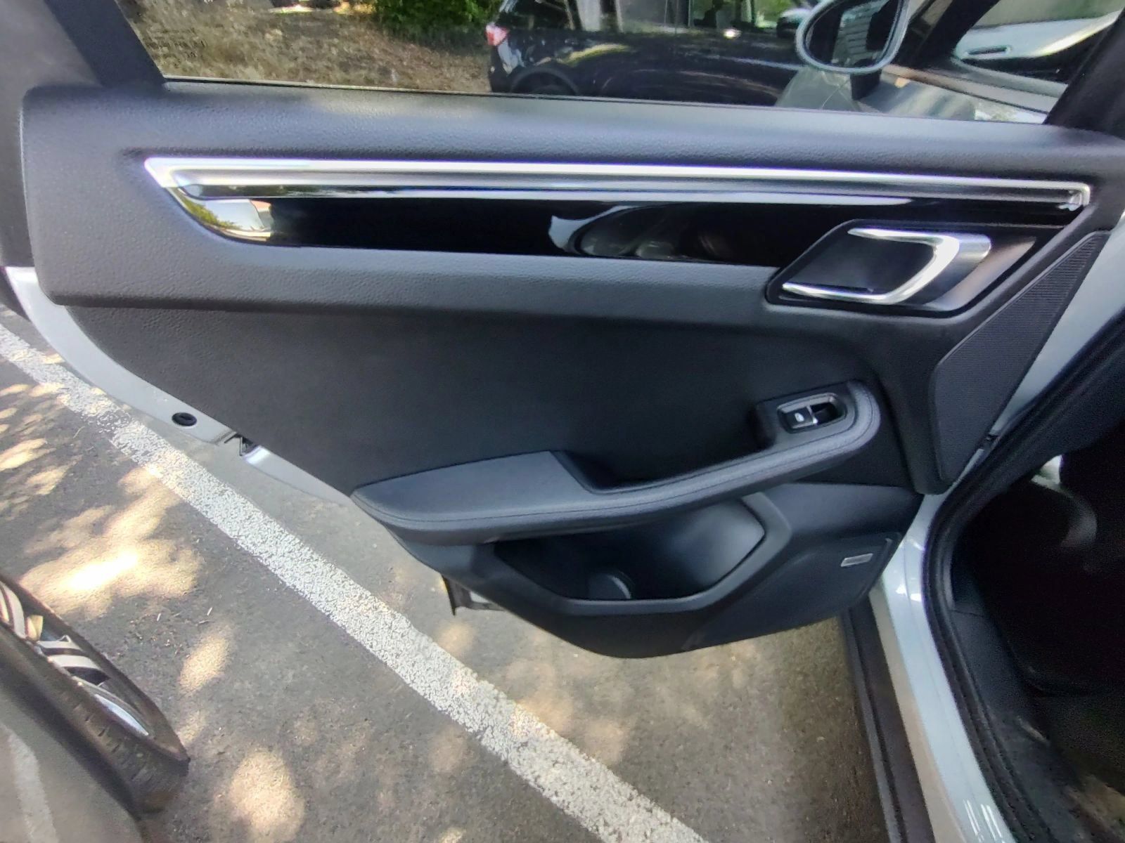 Used 2019 Porsche Macan AWD/4WD image 54