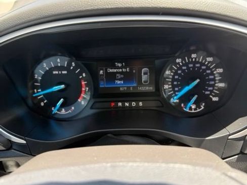 Used 2015 Ford Fusion SE FWD image 21