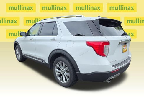 Used 2021 Ford Explorer Limited w/ Equipment Group 301A AWD/4WD image 11