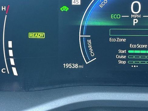 Used 2025 Toyota Camry SE w/ Convenience Package FWD image 25