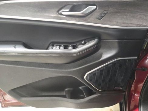 Used 2023 Jeep Grand Cherokee Limited w/ Luxury Tech Group II image 15