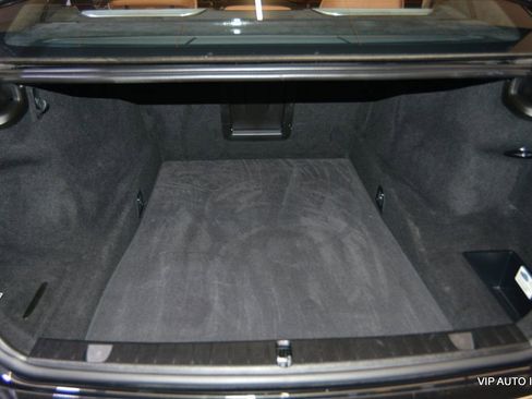 Used 2017 BMW M760i xDrive image 33