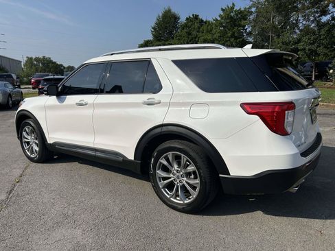 Used 2022 Ford Explorer Limited w/ Equipment Group 301A RWD image 7