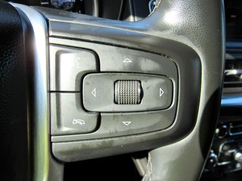 Used 2023 GMC Yukon SLT image 23