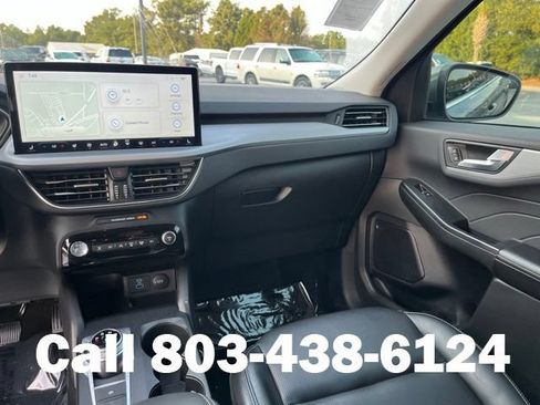 Used 2023 Ford Escape Platinum AWD/4WD image 17